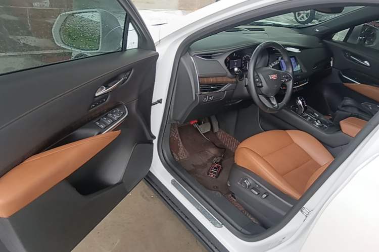 Used Cadillac XT4 2022 28T Two-Wheel Drive Prestige Version Driver Seat