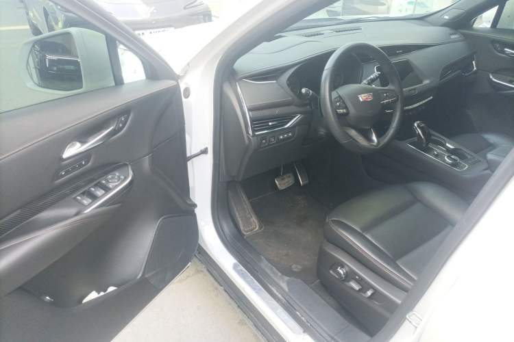 Used Cadillac XT4 2022 28T Four-Wheel Drive Platinum Edition Driver Seat