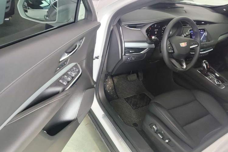 Used Cadillac XT4 2022 28T Two-Wheel Drive Prestige Version Driver Seat