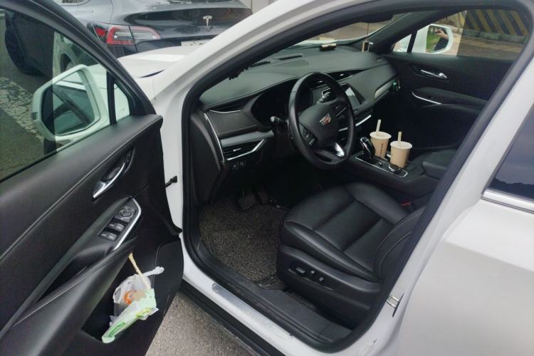 Used Cadillac XT4 2022 28T Two-Wheel-Drive Luxury Version Driver Seat