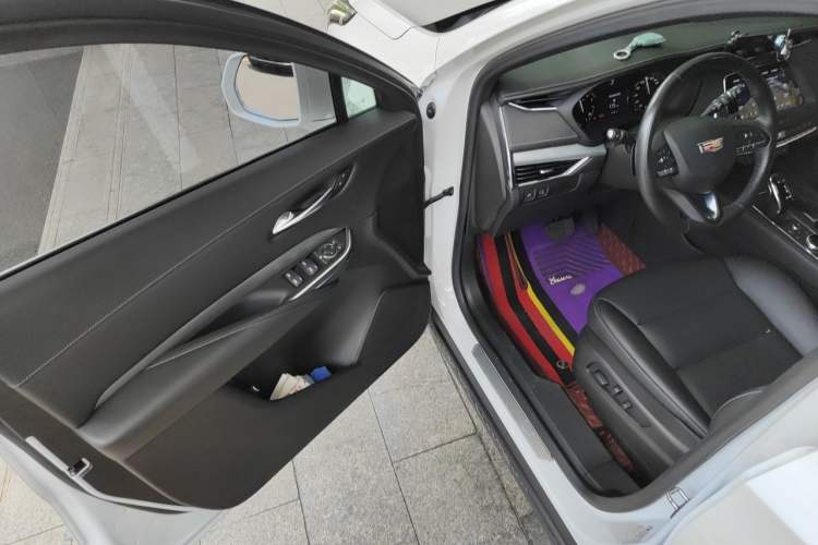 Used Cadillac XT4 2022 28T Two-Wheel-Drive Luxury Version Driver Seat