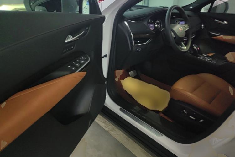 Used Cadillac XT4 2022 28T Four-Wheel Drive Prestige Version Driver Seat