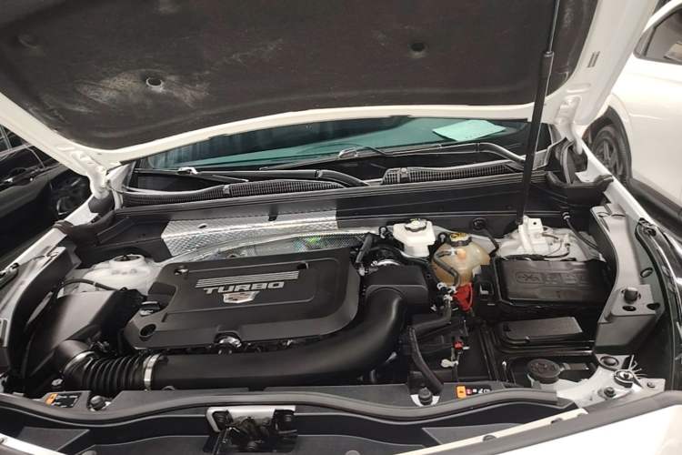 Used Cadillac XT4 2022 28T Two-Wheel Drive Fashion Edition Engine Bay