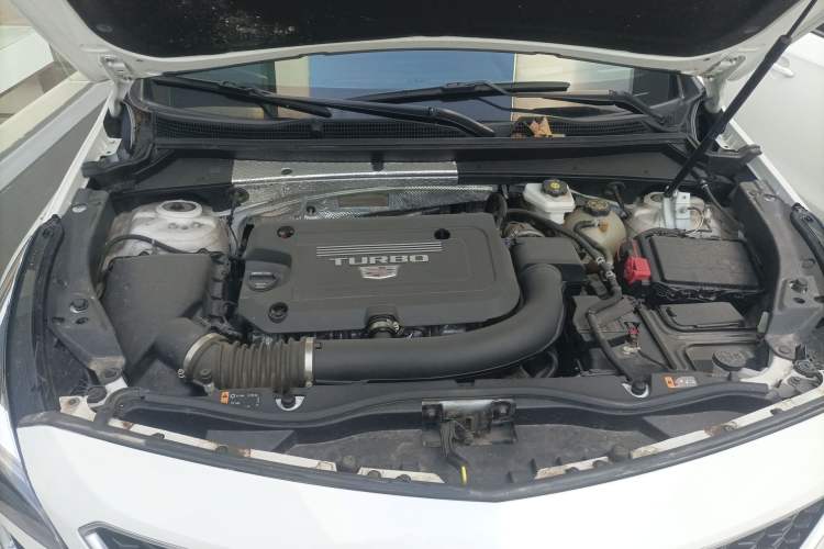 Used Cadillac XT4 2022 28T Four-Wheel Drive Platinum Edition Engine Bay