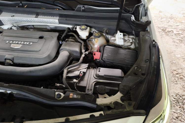 Used Cadillac XT4 2022 28T Two-Wheel Drive Prestige Version Engine Bay Left
