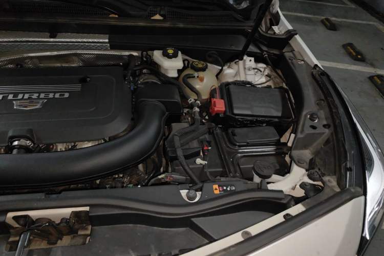 Used Cadillac XT4 2022 28T Two-Wheel Drive Fashion Edition Engine Bay Left