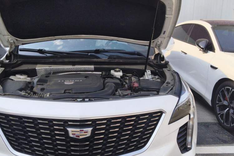Used Cadillac XT4 2022 28T Two-Wheel Drive Fashion Edition Engine Bay Left