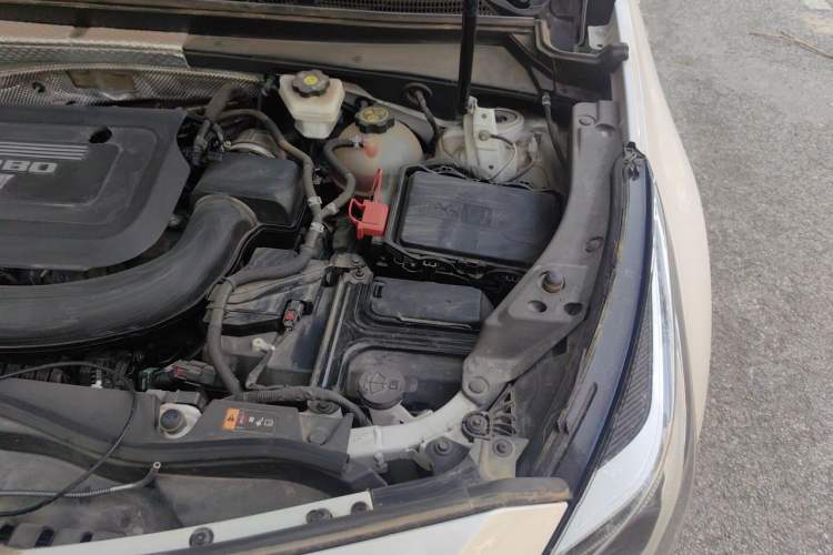 Used Cadillac XT4 2022 28T Two-Wheel Drive Fashion Edition Engine Bay Left
