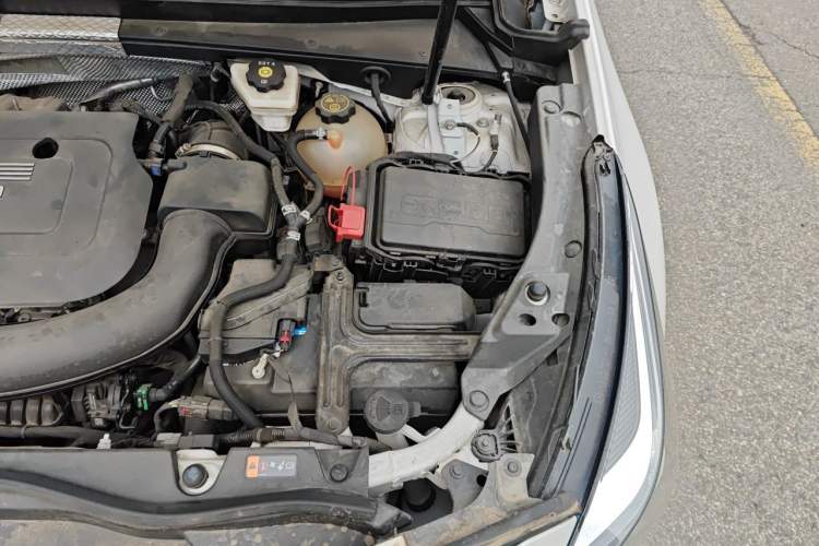 Used Cadillac XT4 2022 28T Two-Wheel Drive Fashion Edition Engine Bay Left
