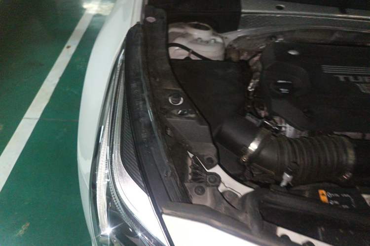 Used Cadillac XT4 2022 28T Two-Wheel Drive Fashion Edition Engine Bay Right