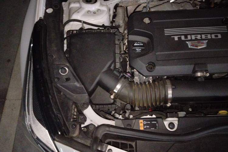 Used Cadillac XT4 2022 28T Two-Wheel Drive Fashion Edition Engine Bay Right