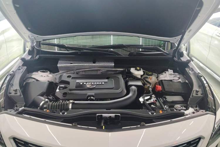 Used Cadillac XT4 2022 28T Two-Wheel Drive Prestige Version Engine Bay