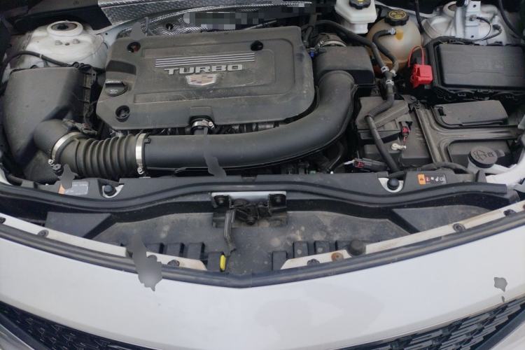 Used Cadillac XT4 2022 28T Two-Wheel-Drive Luxury Version Engine Bay