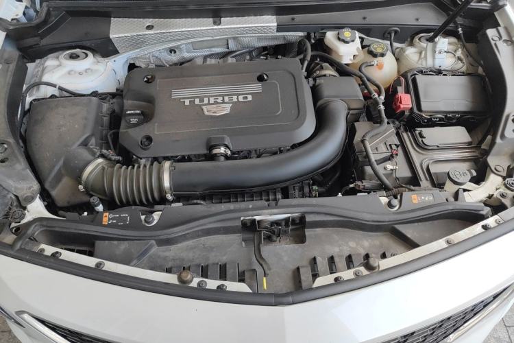Used Cadillac XT4 2022 28T Two-Wheel-Drive Luxury Version Engine Bay