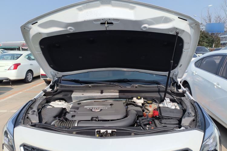 Used Cadillac XT4 2022 28T Two-Wheel Drive Prestige Version Engine Bay