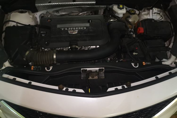 Used Cadillac XT4 2022 28T Two-Wheel-Drive Luxury Version Engine Bay