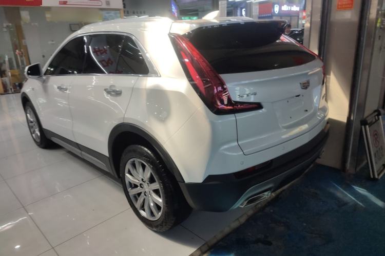 Used Cadillac XT4 2022 28T Two-Wheel-Drive Luxury Version Exterior 2