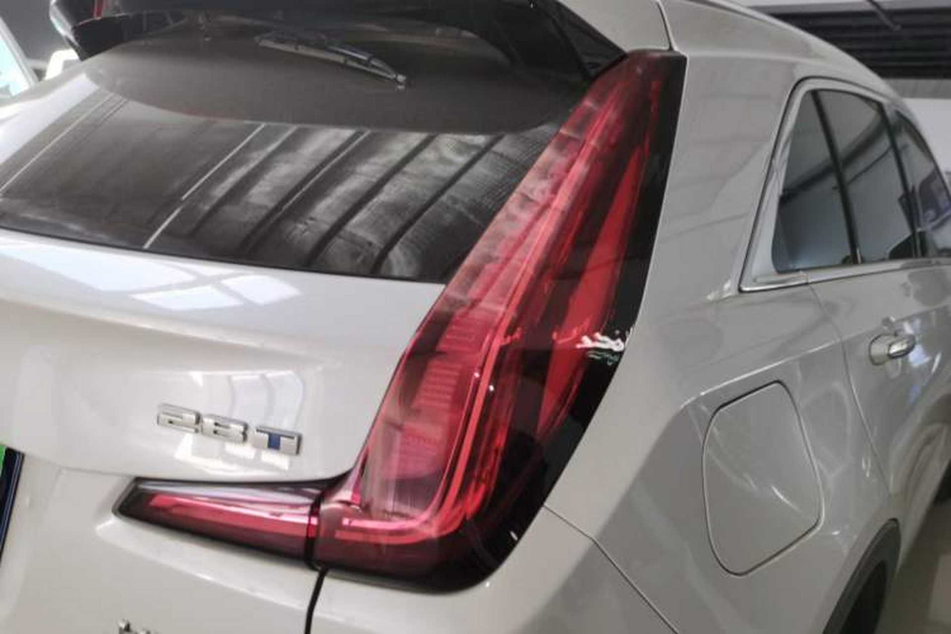 Used Cadillac XT4 2022 28T Two-Wheel-Drive Luxury Version Exterior 3