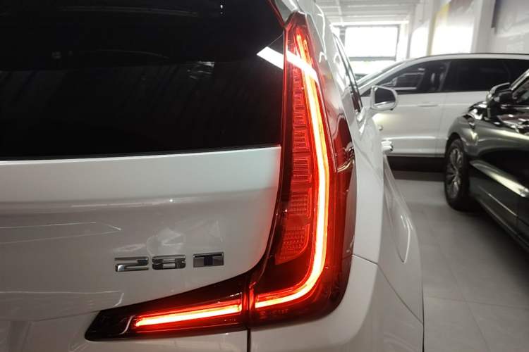Used Cadillac XT4 2022 28T Two-Wheel Drive Fashion Edition Exterior 3