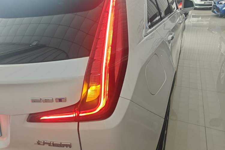 Used Cadillac XT4 2022 28T Two-Wheel Drive Fashion Edition Exterior 3