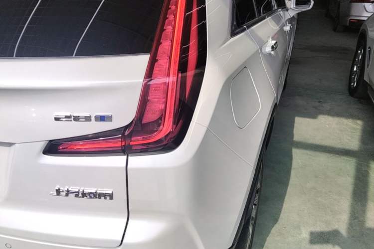 Used Cadillac XT4 2022 28T Two-Wheel Drive Prestige Version Exterior 3