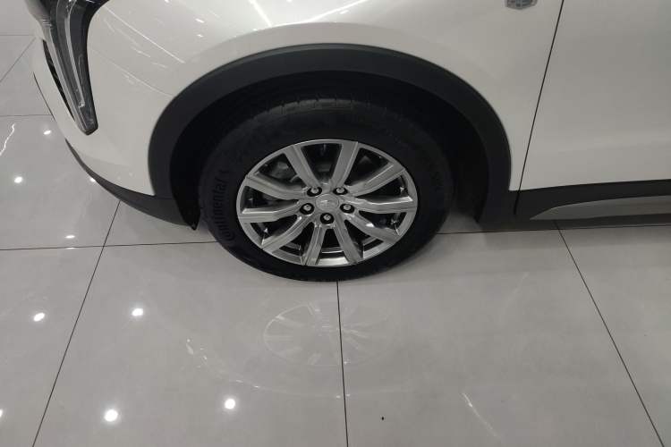 Used Cadillac XT4 2022 28T Two-Wheel-Drive Luxury Version Exterior 4