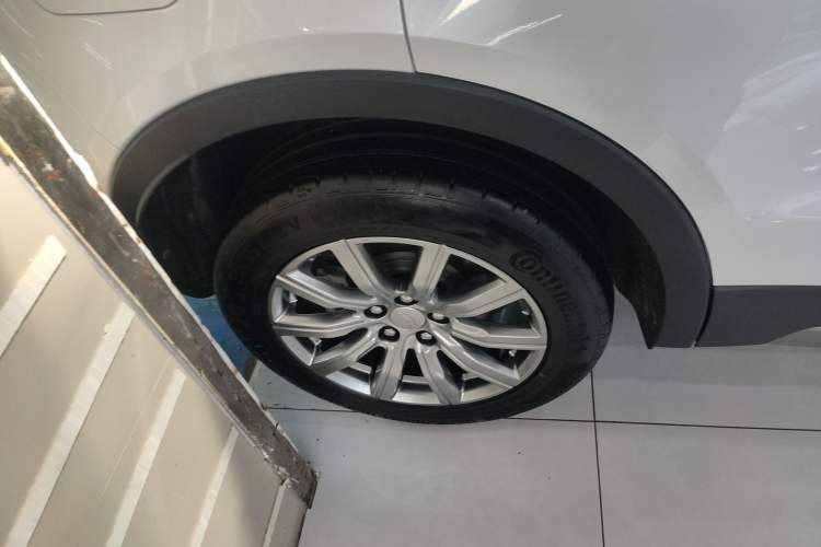 Used Cadillac XT4 2022 28T Two-Wheel-Drive Luxury Version Exterior 5