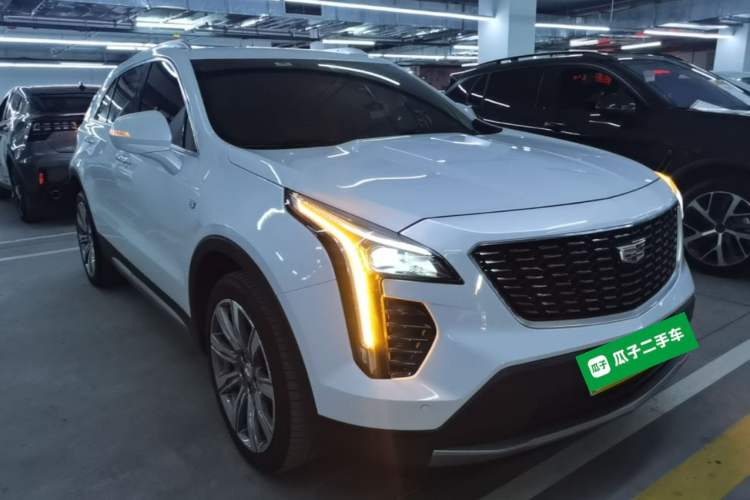 Used Cadillac XT4 2022 28T Four-Wheel Drive Prestige Version Front Right 45 Deg