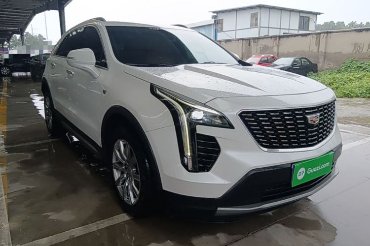 Used Cadillac XT4 2022 28T Two-Wheel Drive Prestige Version Front Right 45 Deg
