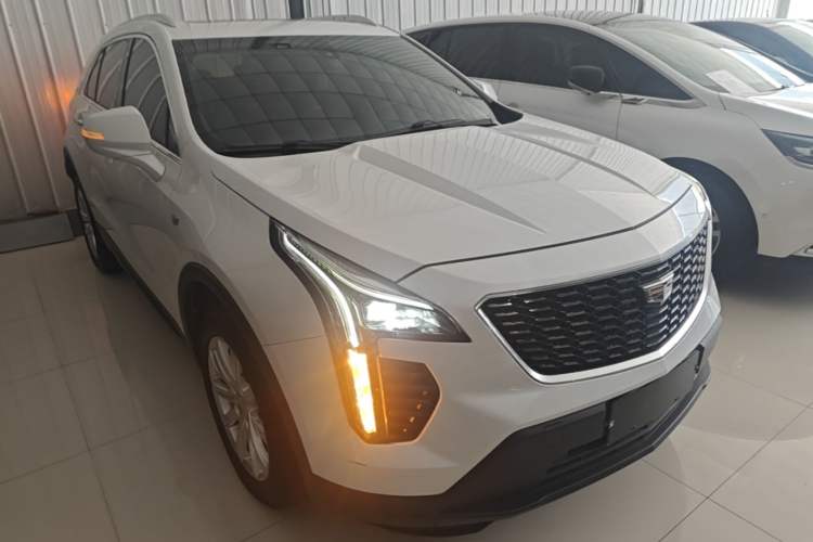 Used Cadillac XT4 2022 28T Two-Wheel Drive Fashion Edition Front Right 45 Deg