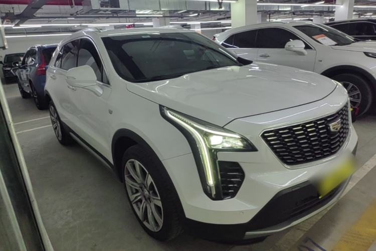 Used Cadillac XT4 2022 28T Four-Wheel Drive Prestige Version Front Right 45 Deg