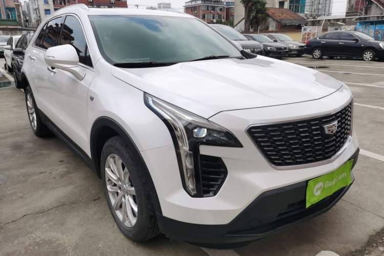 Used Cadillac XT4 2022 28T Two-Wheel Drive Fashion Edition Front Right 45 Deg