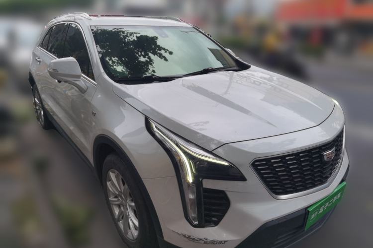 Used Cadillac XT4 2022 28T Two-Wheel Drive Fashion Edition Front Right 45 Deg