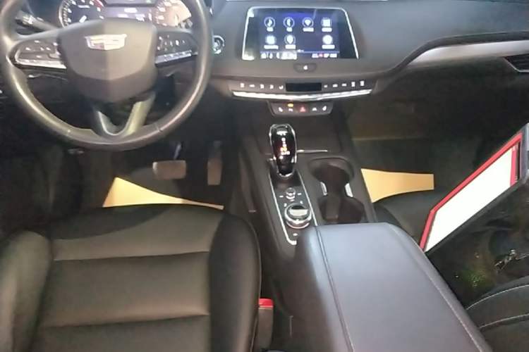 Used Cadillac XT4 2022 28T Two-Wheel-Drive Luxury Version Gear Lever
