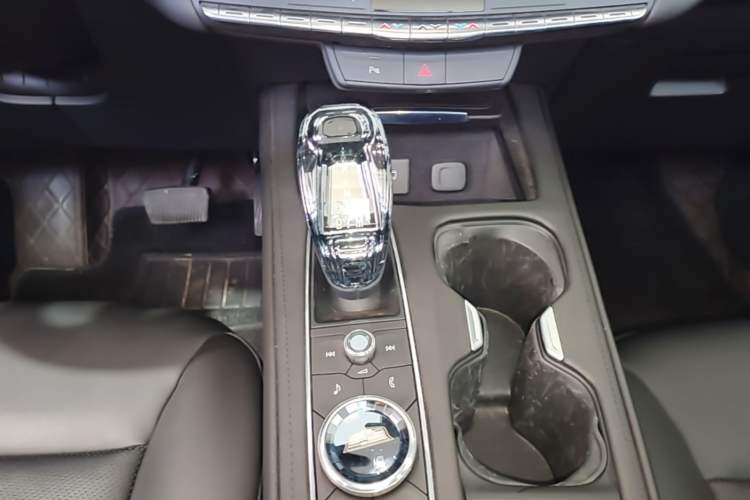 Used Cadillac XT4 2022 28T Two-Wheel Drive Fashion Edition Gear Lever