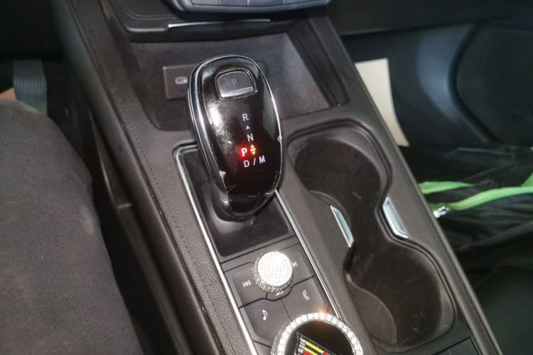 Used Cadillac XT4 2022 28T Two-Wheel-Drive Luxury Version Gear Lever