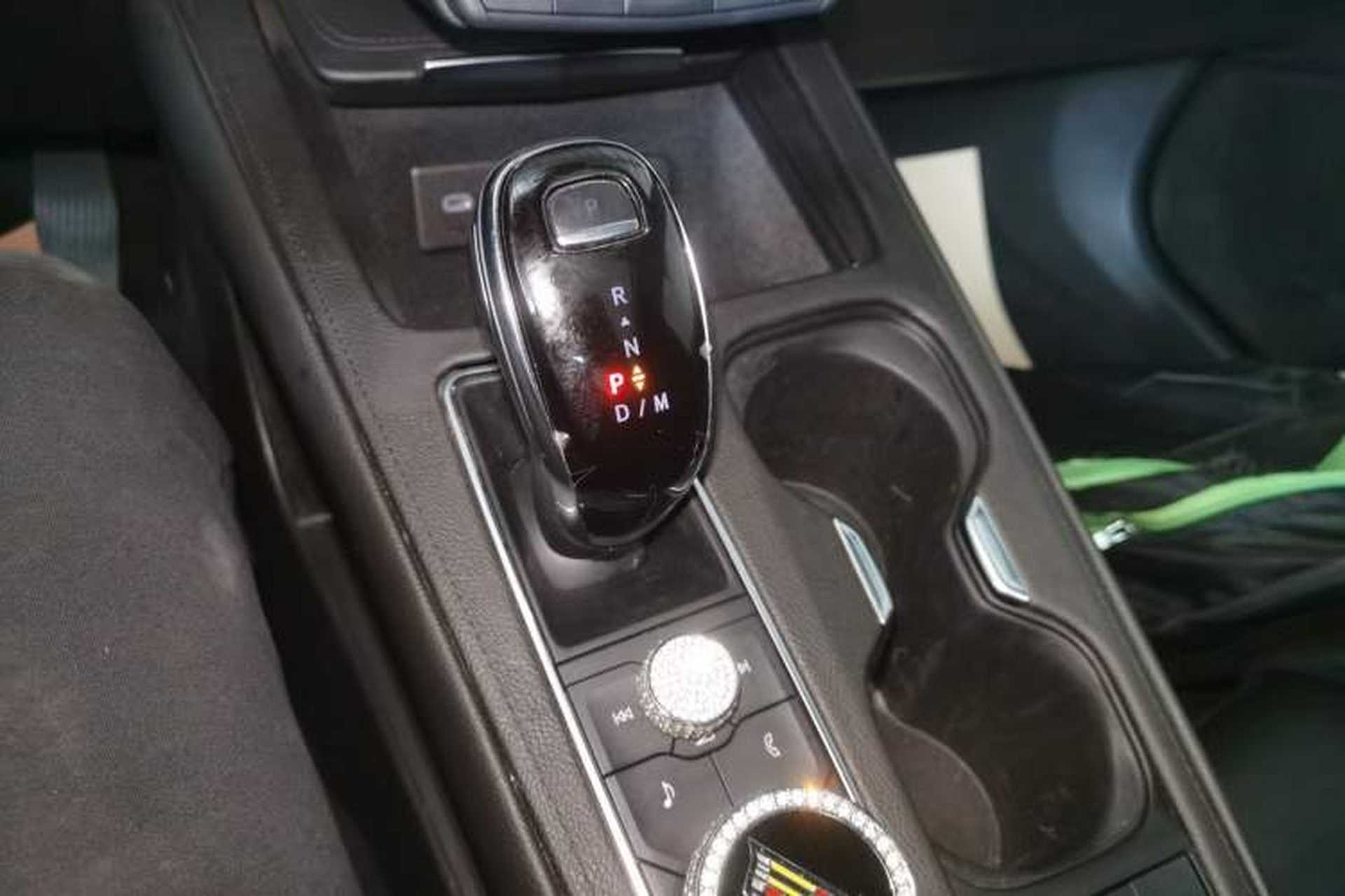 Used Cadillac XT4 2022 28T Two-Wheel-Drive Luxury Version Gear Lever