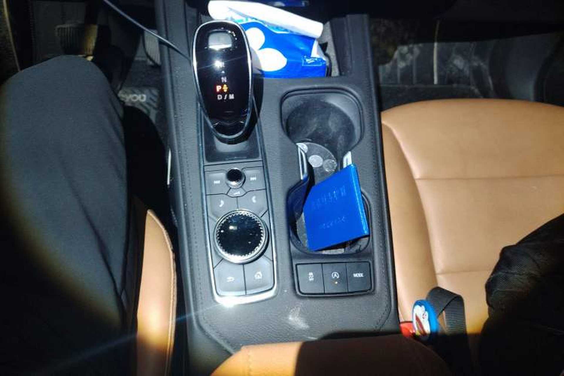 Used Cadillac XT4 2022 28T Two-Wheel Drive Prestige Version Gear Lever