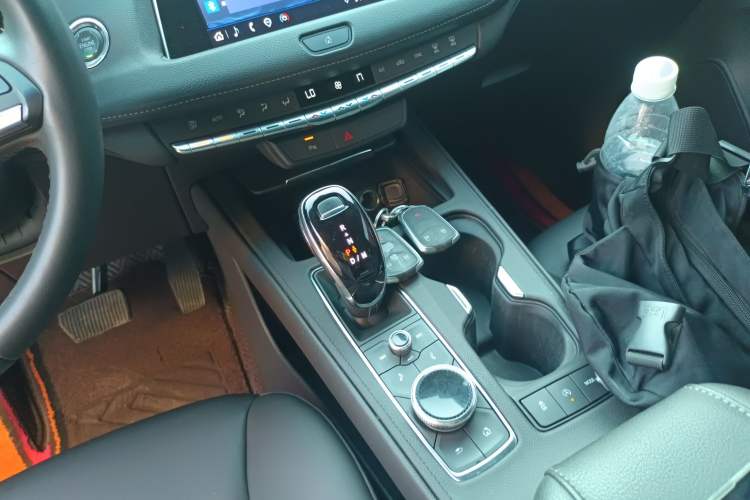 Used Cadillac XT4 2022 28T Two-Wheel Drive Fashion Edition Gear Lever