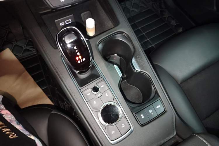 Used Cadillac XT4 2022 28T Two-Wheel Drive Fashion Edition Gear Lever