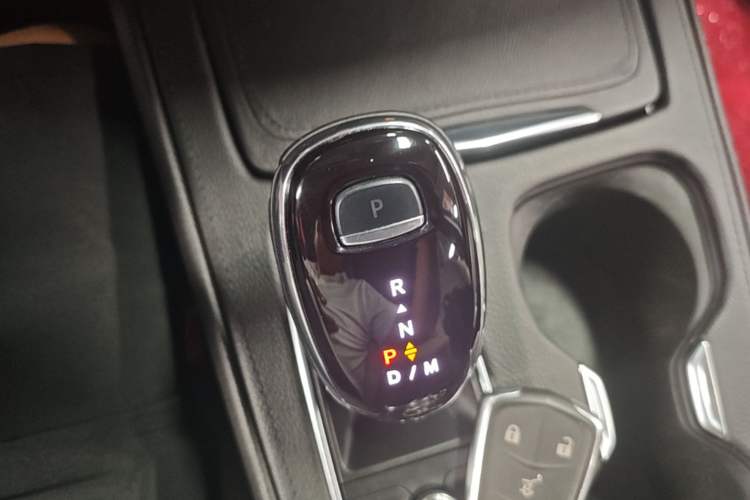 Used Cadillac XT4 2022 28T Two-Wheel-Drive Luxury Version Gear Lever