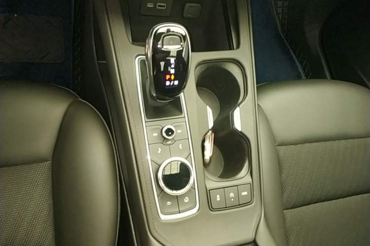Used Cadillac XT4 2022 28T Two-Wheel Drive Fashion Edition Gear Lever