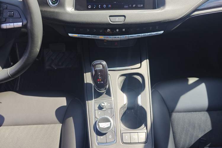 Used Cadillac XT4 2022 28T Two-Wheel Drive Fashion Edition Gear Lever