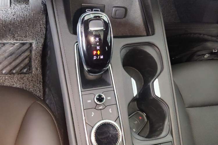 Used Cadillac XT4 2022 28T Two-Wheel Drive Prestige Version Gear Lever