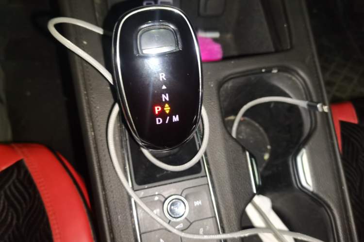 Used Cadillac XT4 2022 28T Two-Wheel-Drive Luxury Version Gear Lever