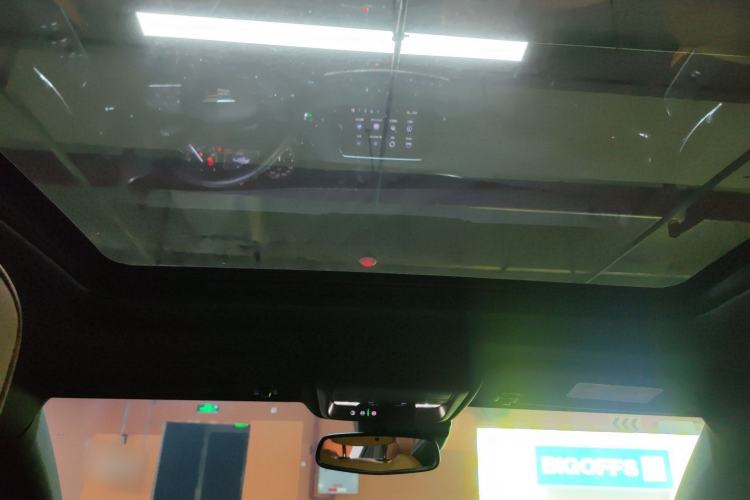Used Cadillac XT4 2022 28T Two-Wheel Drive Prestige Version Headliner