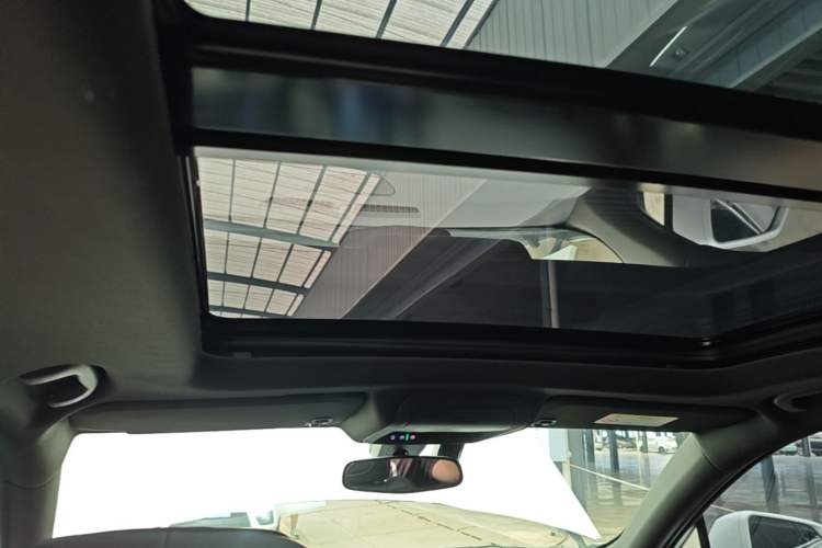 Used Cadillac XT4 2022 28T Two-Wheel Drive Fashion Edition Headliner