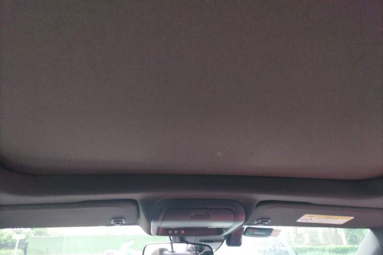 Used Cadillac XT4 2022 28T Two-Wheel-Drive Luxury Version Headliner