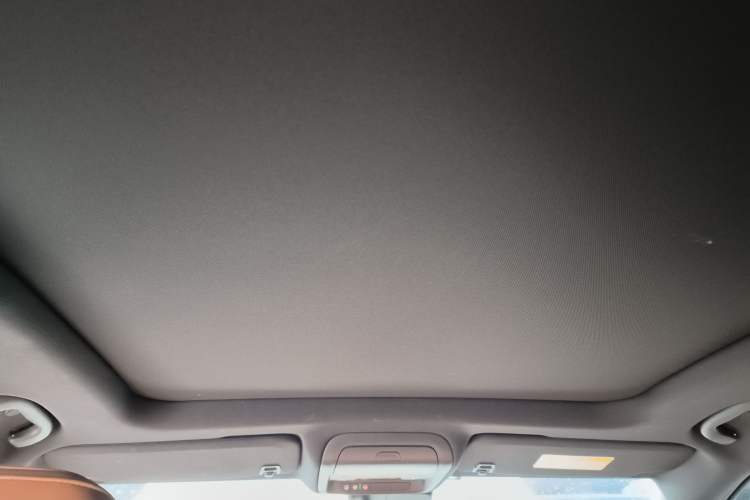Used Cadillac XT4 2022 28T Two-Wheel Drive Prestige Version Headliner