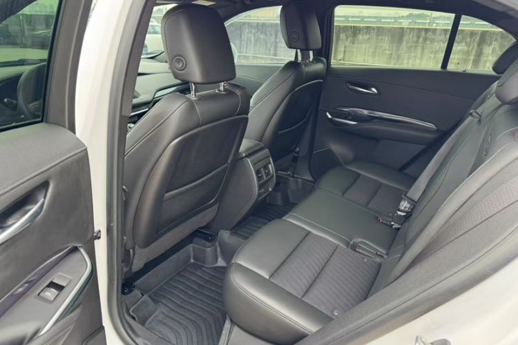 Used Cadillac XT4 2022 28T Two-Wheel Drive Fashion Edition Interior 1